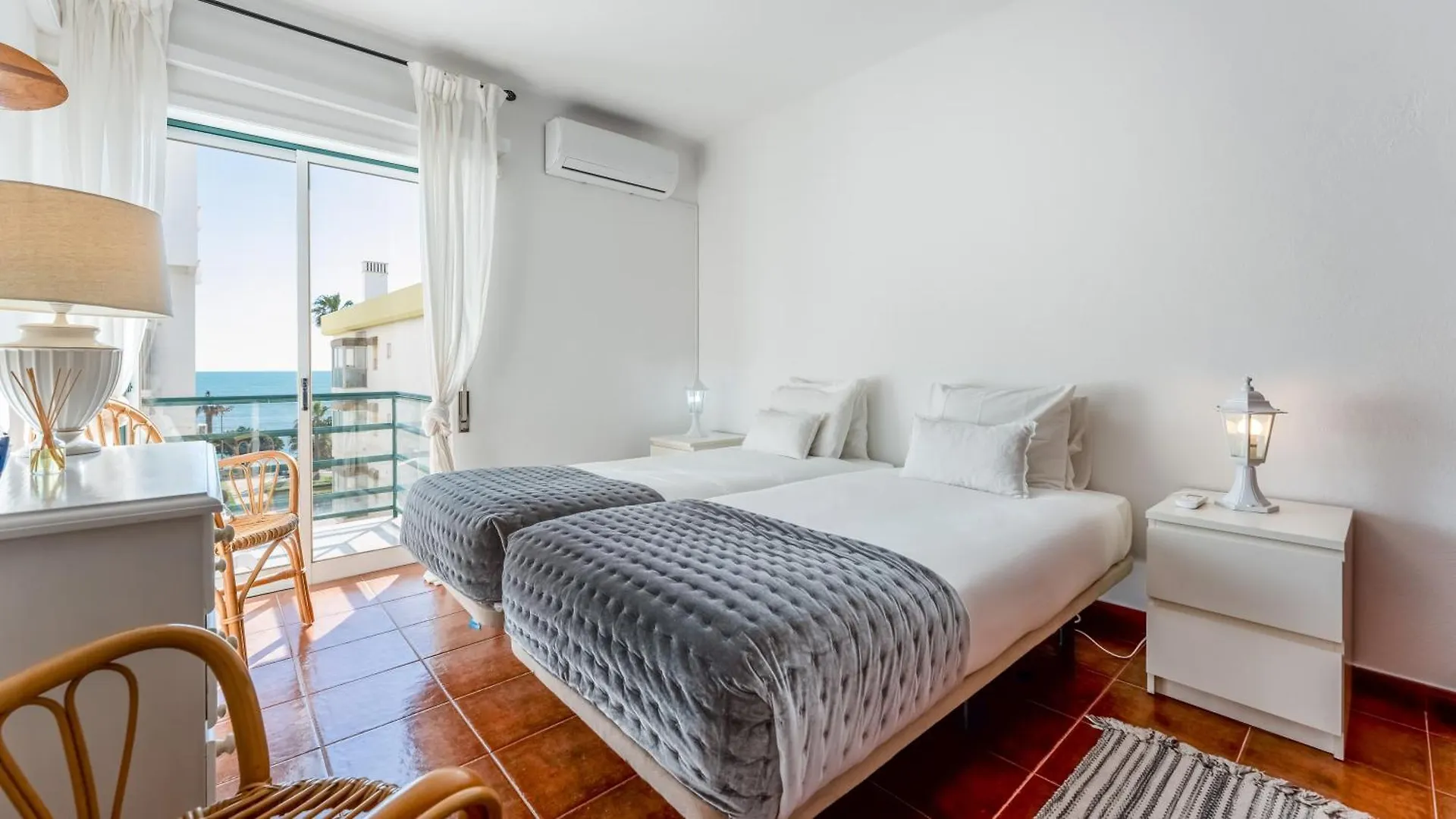 Summer Getaway 1Br Flat Armacao Pera By Lovelystay Armacao de Pera